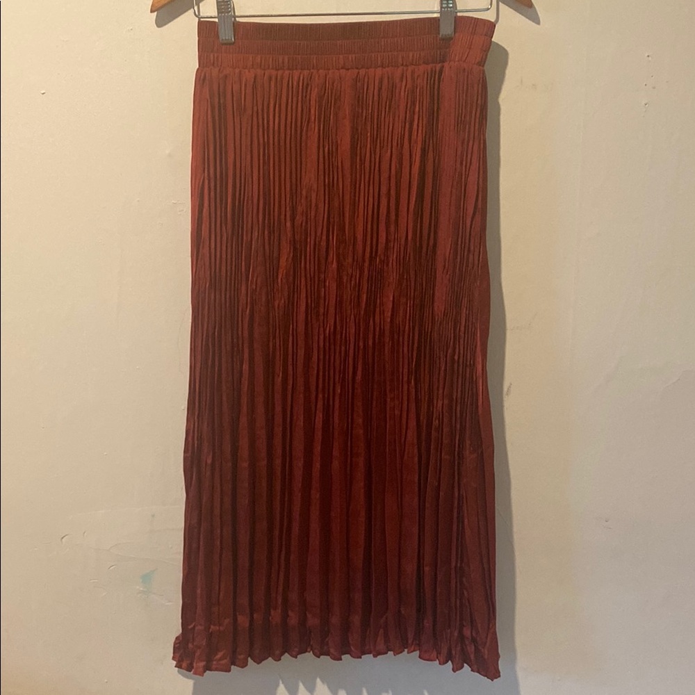 Olsen crinkle satin skirt